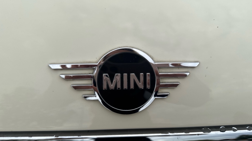 MINI Hatchback 1.5 Cooper 3dr Petrol Hatchback - Image 38