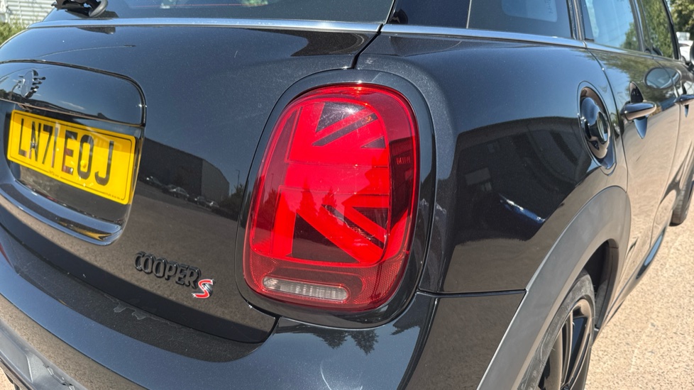 MINI Hatchback 2.0 Cooper S Sport 5dr Auto Petrol Hatchback - Image 23