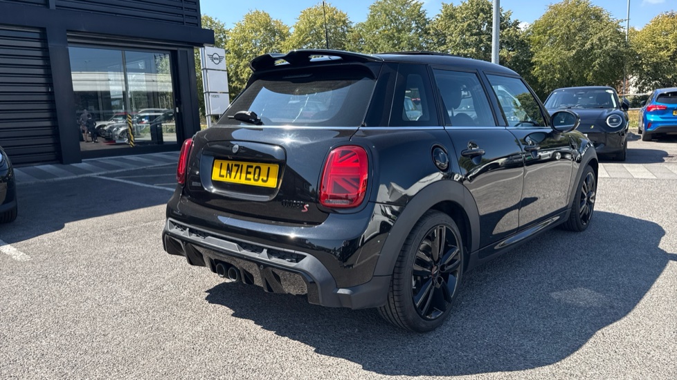 MINI Hatchback 2.0 Cooper S Sport 5dr Auto Petrol Hatchback - Image 40