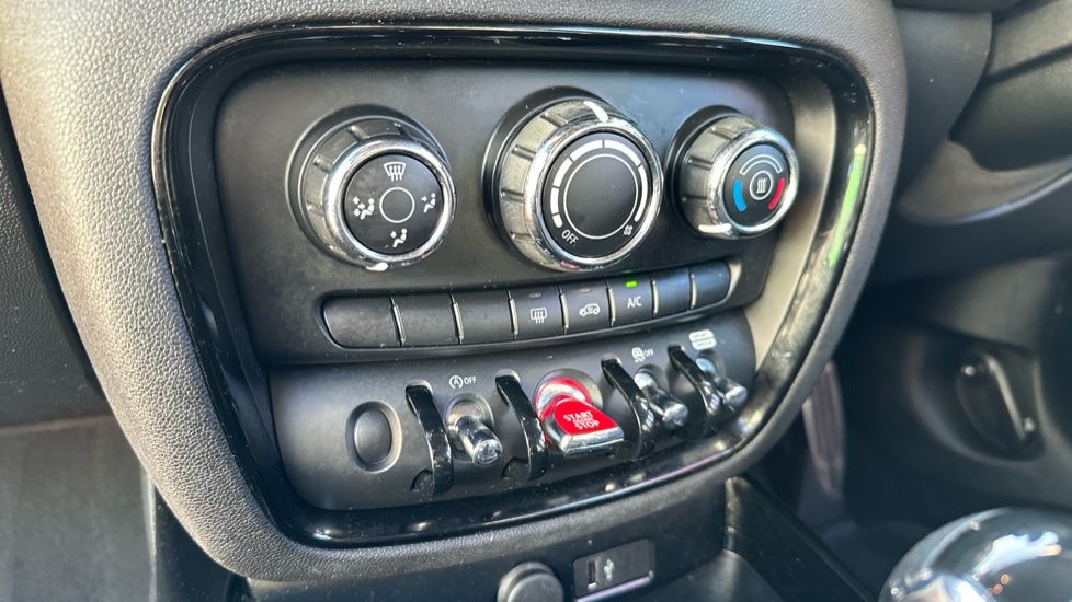 MINI Clubman 2.0 Cooper S Sport 6dr Auto Petrol Estate - Image 32