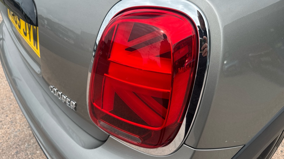 MINI Hatchback 1.5 Cooper Sport II 3dr Auto Petrol Hatchback - Image 23
