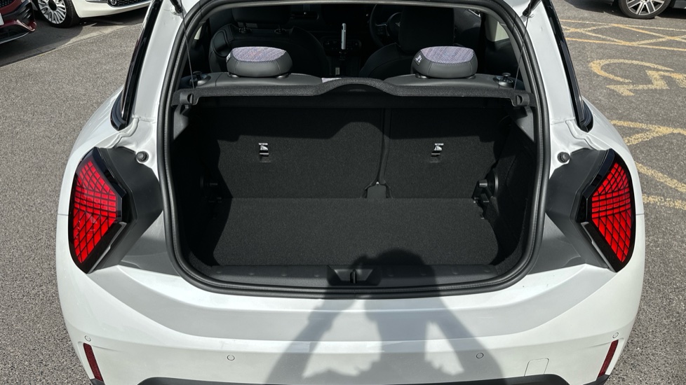 MINI Cooper 2.0 S Classic 3dr Auto Petrol Hatchback - Image 13