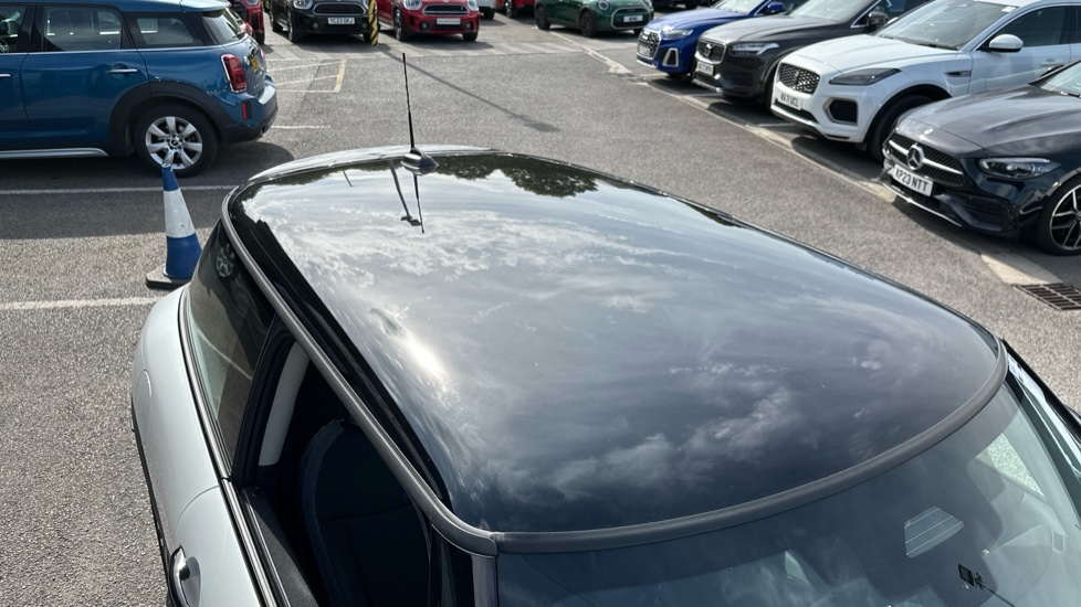MINI Cooper 2.0 S Classic 3dr Auto Petrol Hatchback - Image 21