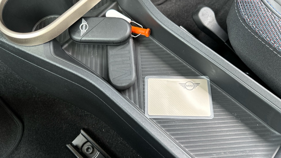 MINI Cooper 2.0 S Classic 3dr Auto Petrol Hatchback - Image 32