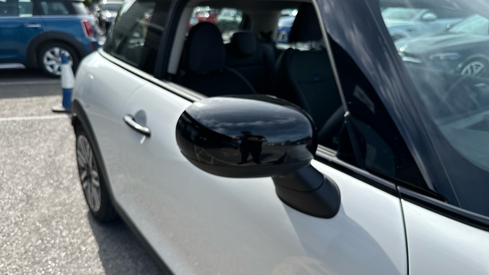 MINI Cooper 2.0 S Classic 3dr Auto Petrol Hatchback - Image 40