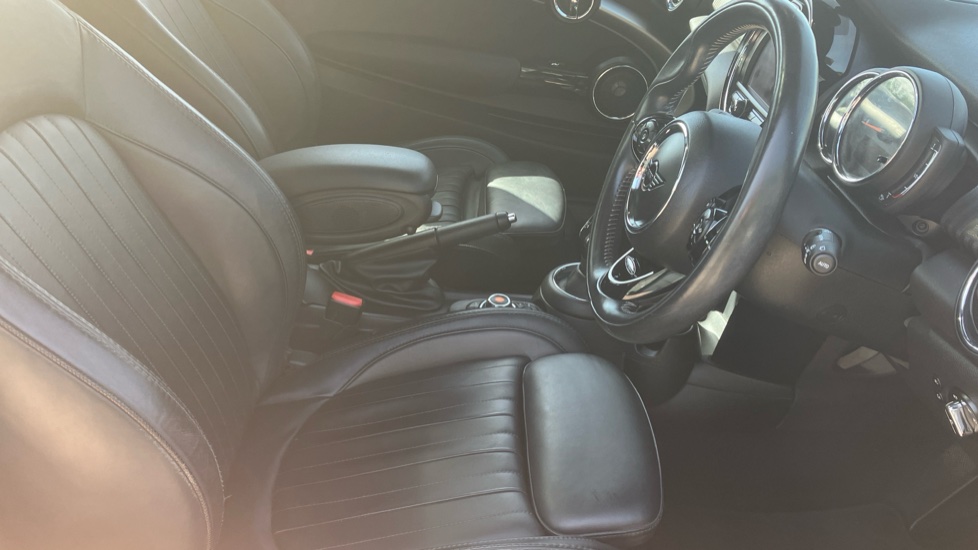MINI Hatchback 1.5 Cooper Exclusive II 3dr Auto Petrol Hatchback - Image 11