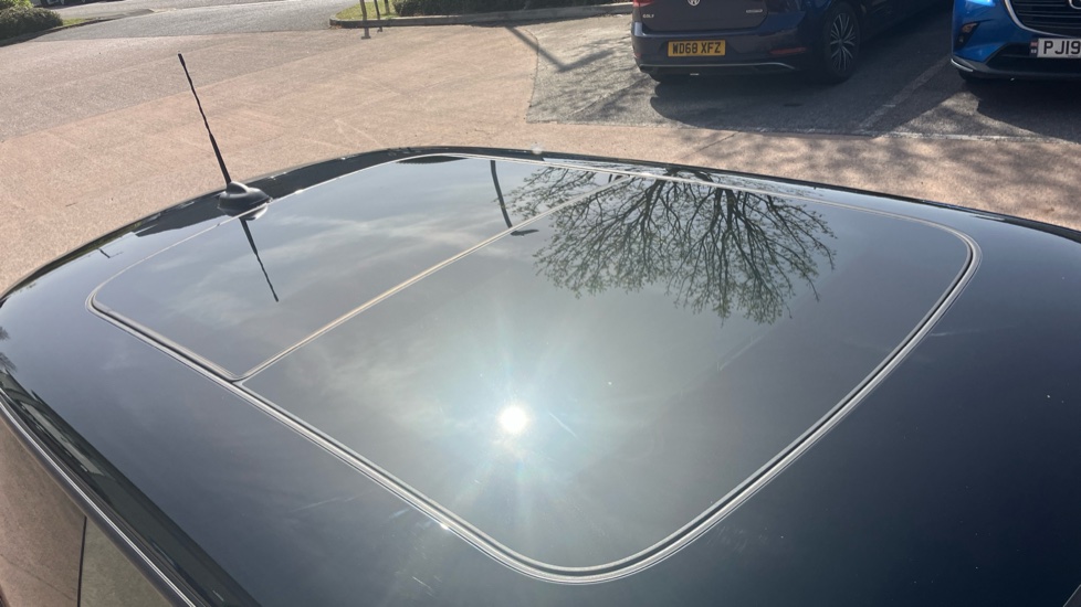 MINI Hatchback 1.5 Cooper Exclusive II 3dr Auto Petrol Hatchback - Image 21
