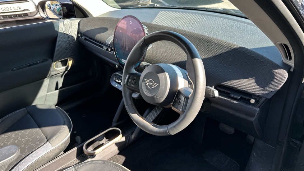 MINI Cooper 135kW E Classic 41kWh 3dr Auto Electric Hatchback - Image 6