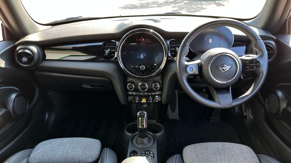 MINI Hatchback 135kW Cooper S Level 2 33kWh 3dr Auto Electric Hatchback - Image 4