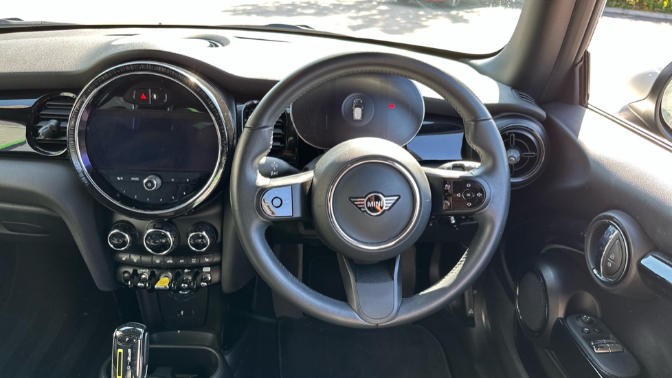MINI Hatchback 135kW Cooper S Level 2 33kWh 3dr Auto Electric Hatchback - Image 5