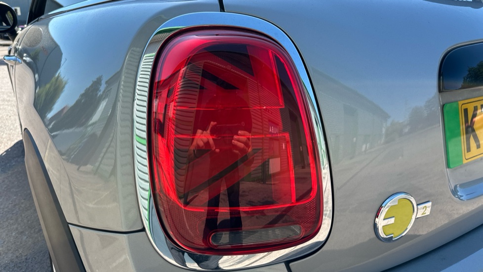 MINI Hatchback 135kW Cooper S Level 2 33kWh 3dr Auto Electric Hatchback - Image 22