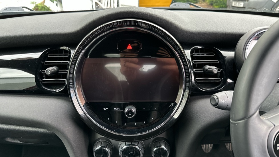 MINI Hatchback 1.5 Cooper Sport 5dr Petrol Hatchback - Image 8