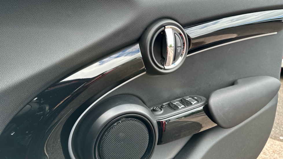 MINI Hatchback 1.5 Cooper Sport 5dr Petrol Hatchback - Image 20