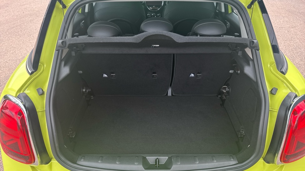 MINI Hatchback 1.5 Cooper Classic 5dr Auto Petrol Hatchback - Image 13