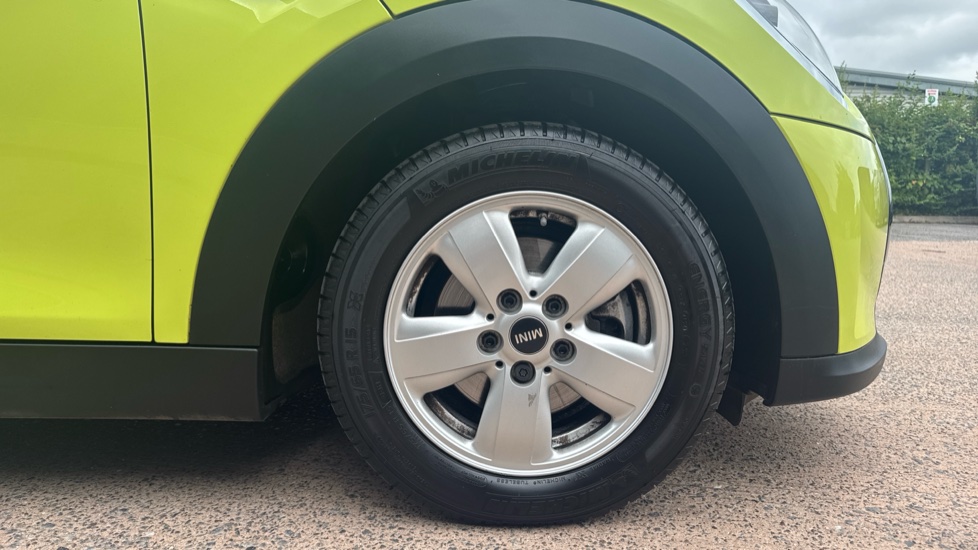 MINI Hatchback 1.5 Cooper Classic 5dr Auto Petrol Hatchback - Image 14