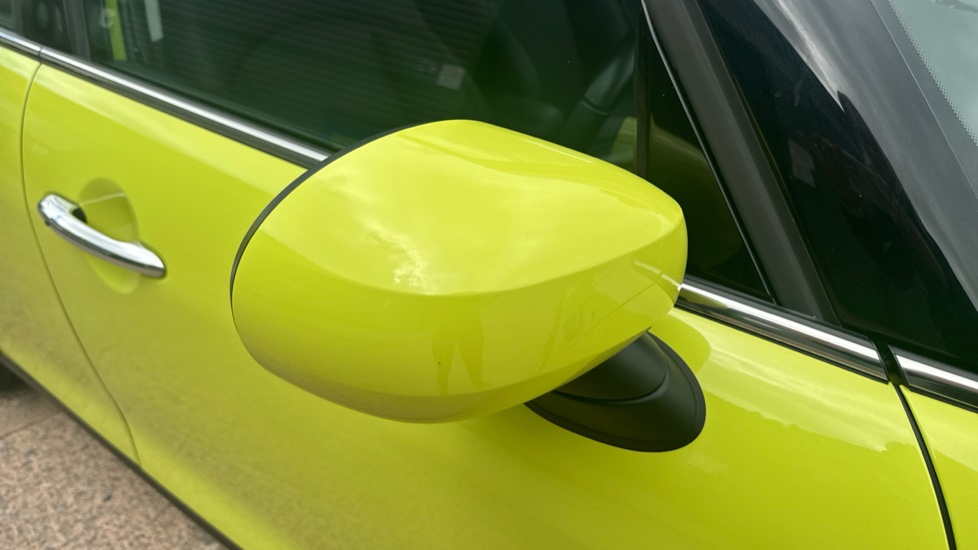 MINI Hatchback 1.5 Cooper Classic 5dr Auto Petrol Hatchback - Image 27