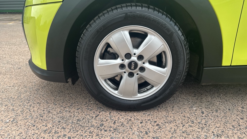 MINI Hatchback 1.5 Cooper Classic 5dr Auto Petrol Hatchback - Image 30
