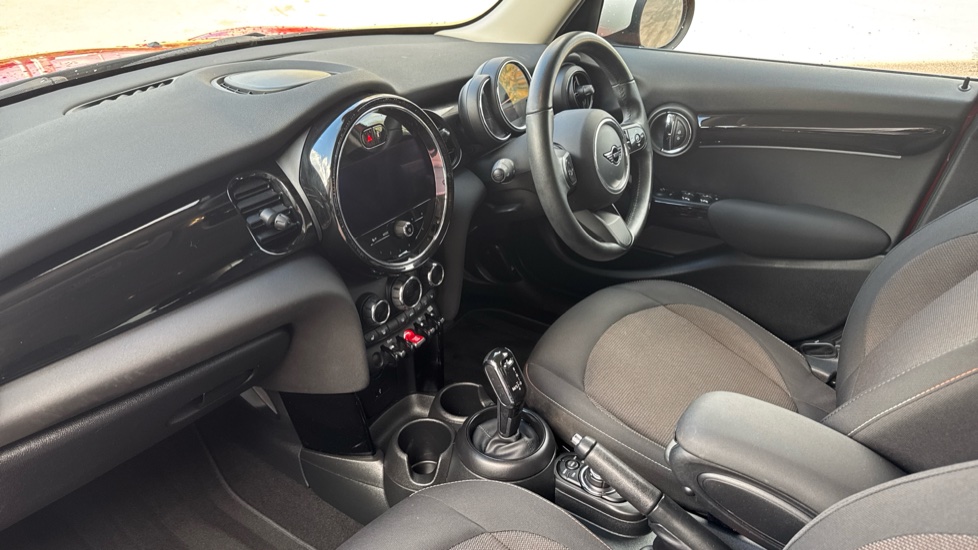 MINI Hatchback 1.5 Cooper Classic 5dr Auto Petrol Hatchback - Image 7