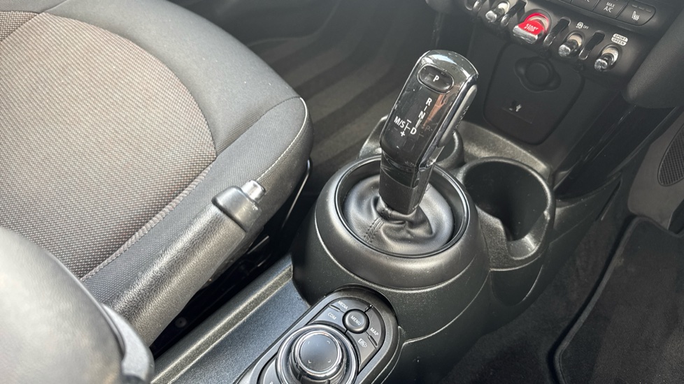 MINI Hatchback 1.5 Cooper Classic 5dr Auto Petrol Hatchback - Image 10