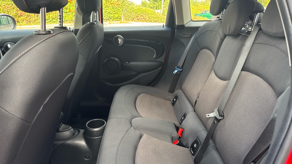 MINI Hatchback 1.5 Cooper Classic 5dr Auto Petrol Hatchback - Image 12