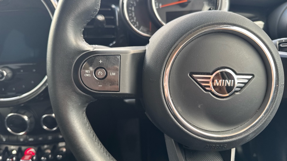 MINI Hatchback 1.5 Cooper Classic 5dr Auto Petrol Hatchback - Image 17