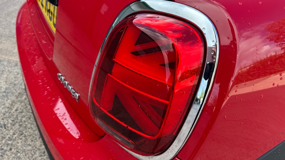 MINI Hatchback 1.5 Cooper Classic 5dr Auto Petrol Hatchback - Image 22