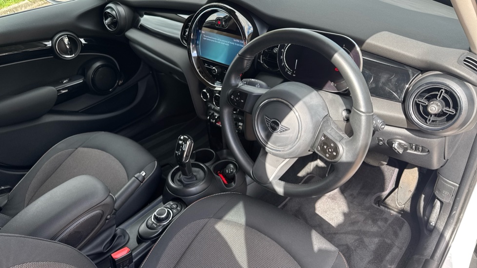 MINI Hatchback 1.5 Cooper Classic Premium 5dr Auto Petrol Hatchback - Image 6