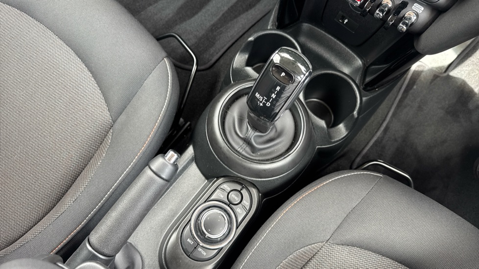 MINI Hatchback 1.5 Cooper Classic Premium 5dr Auto Petrol Hatchback - Image 10