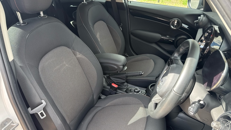 MINI Hatchback 1.5 Cooper Classic Premium 5dr Auto Petrol Hatchback - Image 11