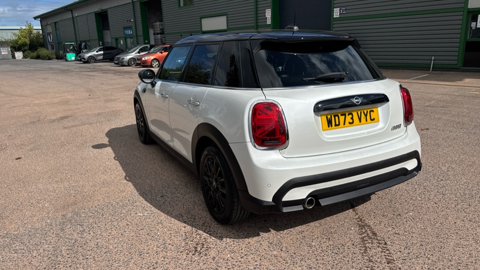 MINI Hatchback 1.5 Cooper Classic Premium 5dr Auto Petrol Hatchback - Image 25