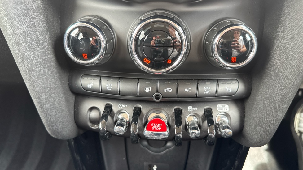 MINI Hatchback 1.5 Cooper Classic Premium 5dr Auto Petrol Hatchback - Image 42