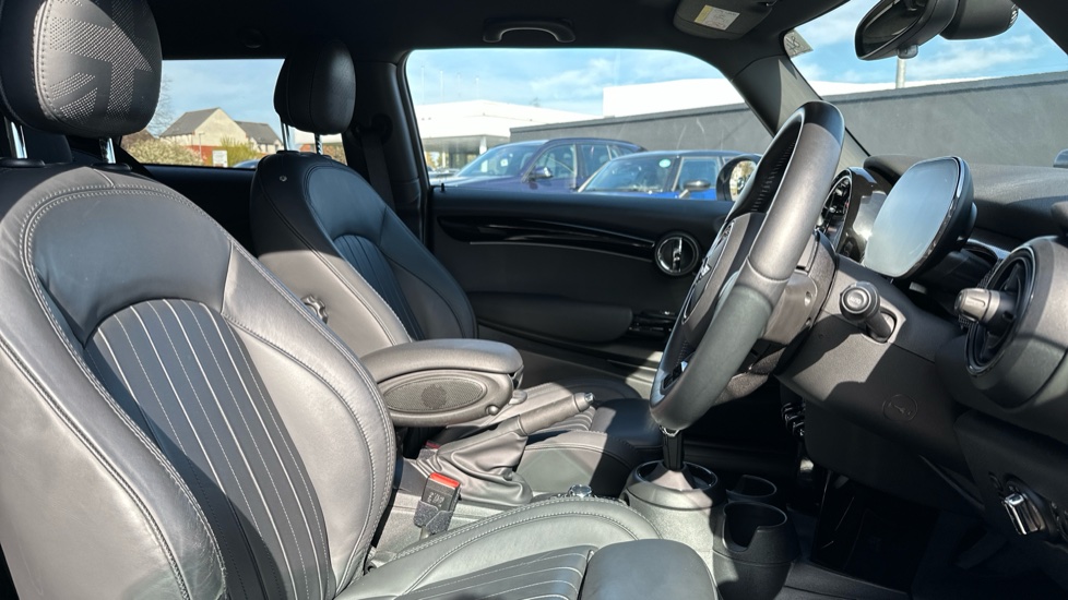 MINI Hatchback 1.5 Cooper Exclusive 3dr Auto Petrol Hatchback - Image 11