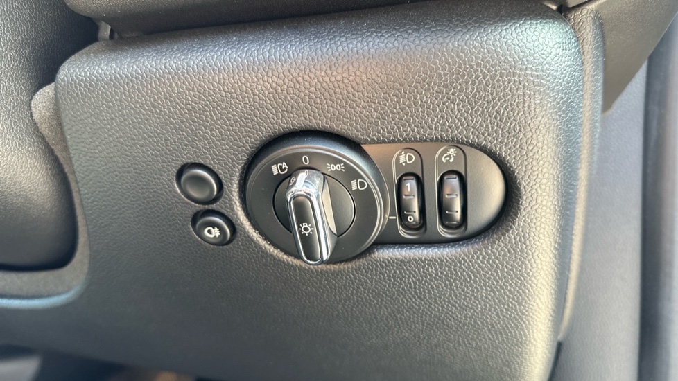 MINI Hatchback 1.5 Cooper Exclusive 3dr Auto Petrol Hatchback - Image 24