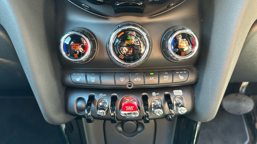 MINI Hatchback 1.5 Cooper Exclusive 3dr Auto Petrol Hatchback - Image 26