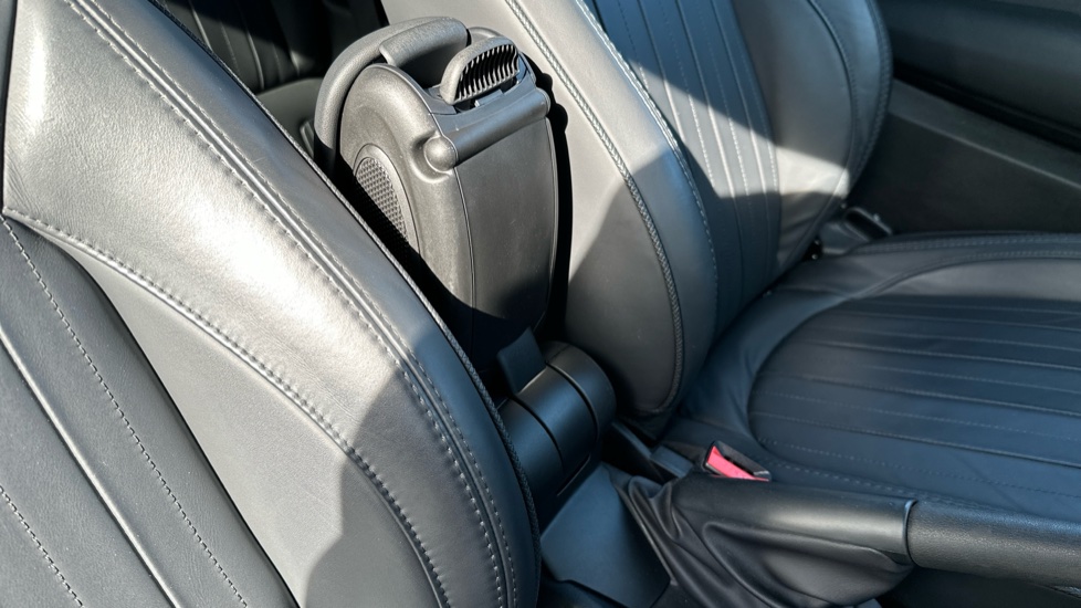 MINI Hatchback 1.5 Cooper Exclusive 3dr Auto Petrol Hatchback - Image 34