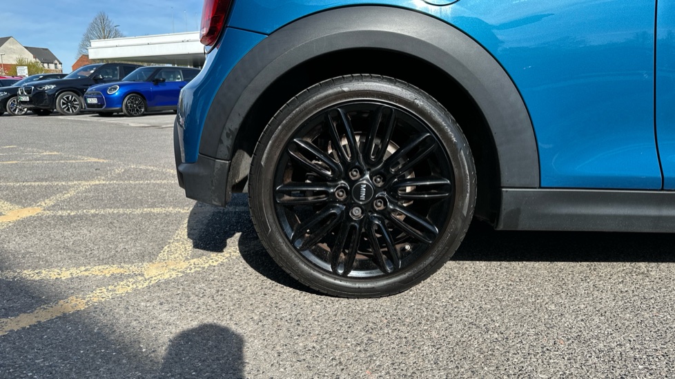 MINI Hatchback 1.5 Cooper Exclusive 3dr Auto Petrol Hatchback - Image 38