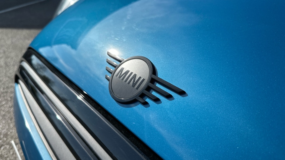 MINI Hatchback 1.5 Cooper Exclusive 3dr Auto Petrol Hatchback - Image 41