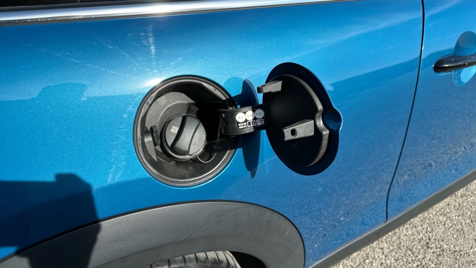 MINI Hatchback 1.5 Cooper Exclusive 3dr Auto Petrol Hatchback - Image 45
