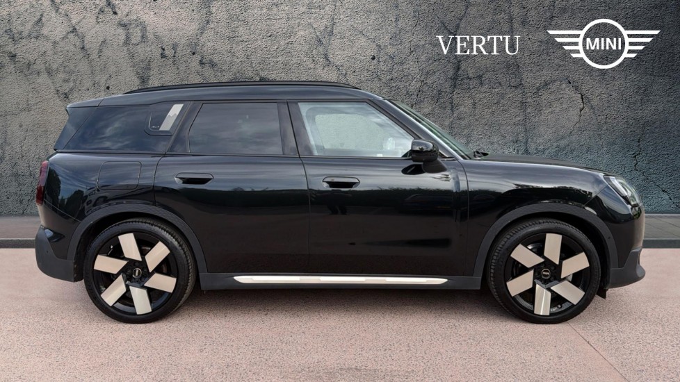 MINI Countryman 230kW SE Sport [Level 3] ALL4 66kWh 5dr Auto Electric Hatchback - Image 3