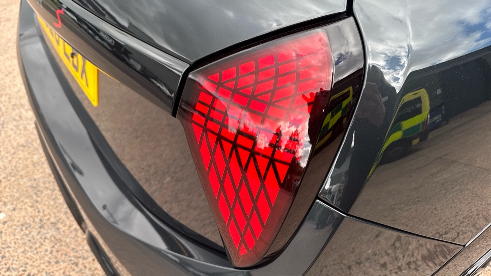 MINI Cooper 2.0 S Sport 5dr Auto Petrol Hatchback - Image 22