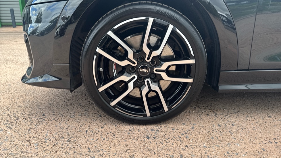MINI Cooper 2.0 S Sport 5dr Auto Petrol Hatchback - Image 32