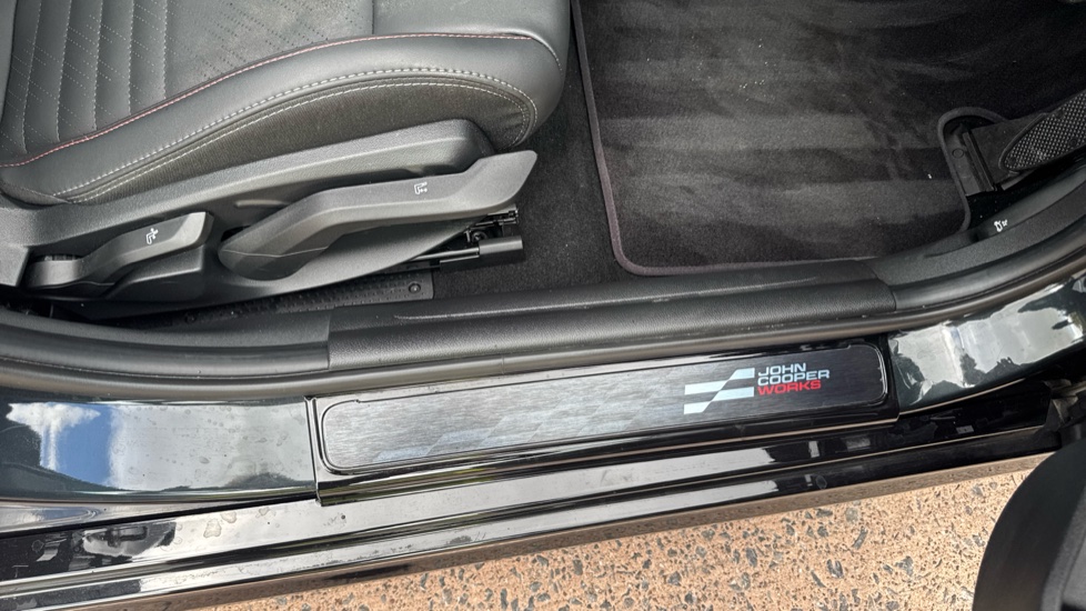 MINI Cooper 2.0 S Sport 5dr Auto Petrol Hatchback - Image 39