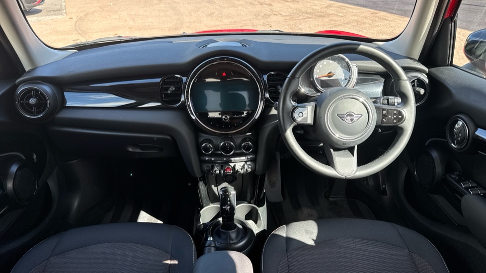 MINI Hatchback 1.5 Cooper Classic 5dr Auto Petrol Hatchback - Image 4