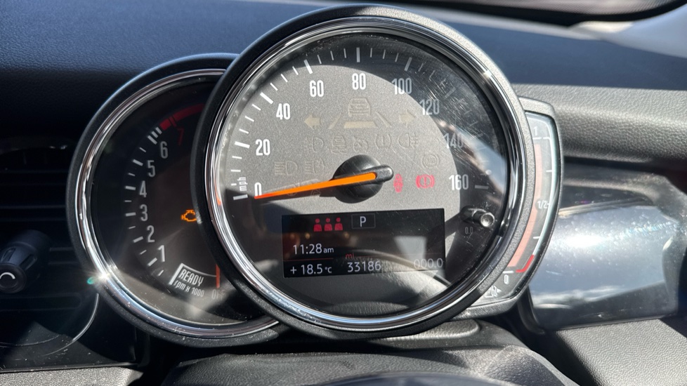 MINI Hatchback 1.5 Cooper Classic 5dr Auto Petrol Hatchback - Image 9