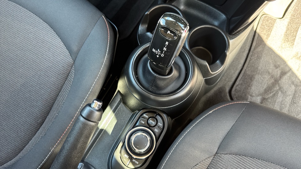 MINI Hatchback 1.5 Cooper Classic 5dr Auto Petrol Hatchback - Image 10