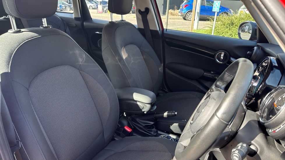 MINI Hatchback 1.5 Cooper Classic 5dr Auto Petrol Hatchback - Image 11