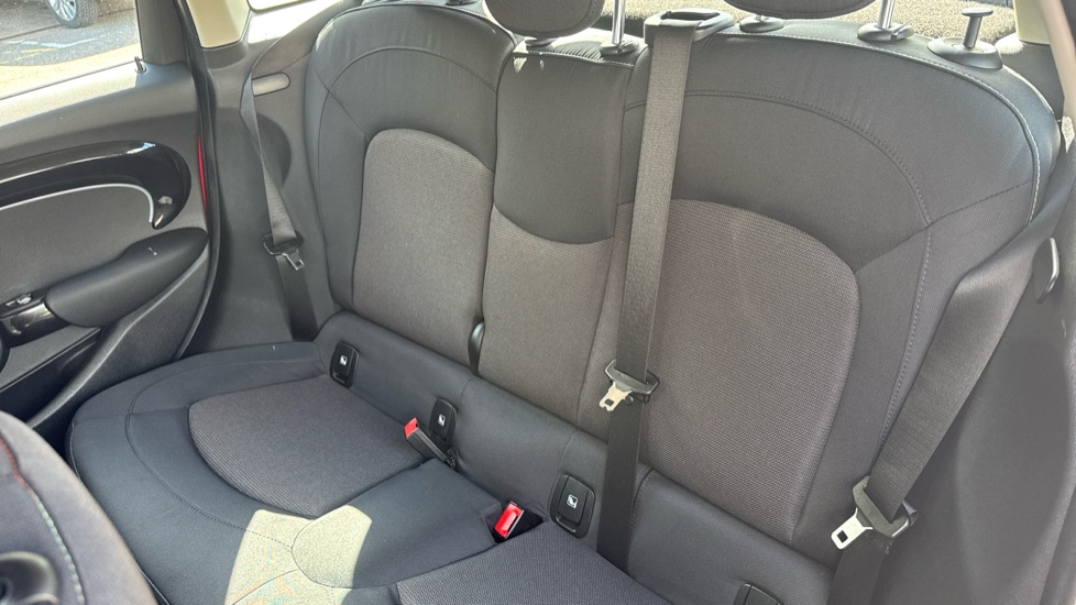MINI Hatchback 1.5 Cooper Classic 5dr Auto Petrol Hatchback - Image 12