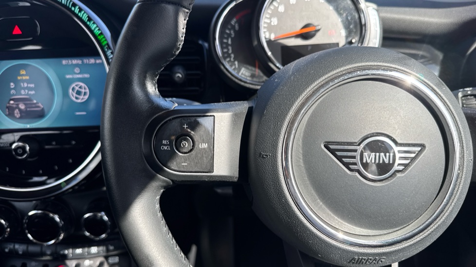 MINI Hatchback 1.5 Cooper Classic 5dr Auto Petrol Hatchback - Image 17