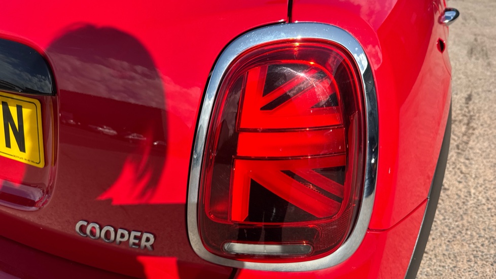 MINI Hatchback 1.5 Cooper Classic 5dr Auto Petrol Hatchback - Image 22