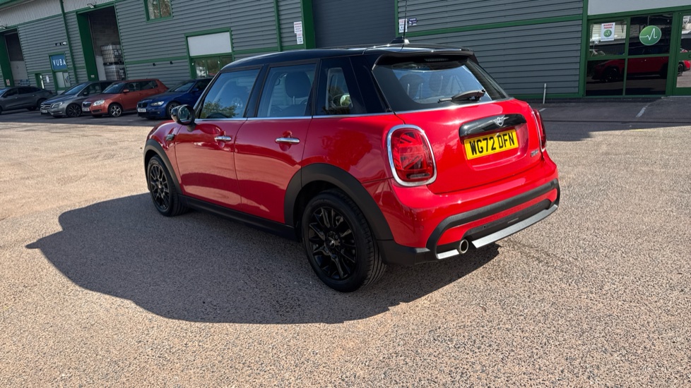MINI Hatchback 1.5 Cooper Classic 5dr Auto Petrol Hatchback - Image 27